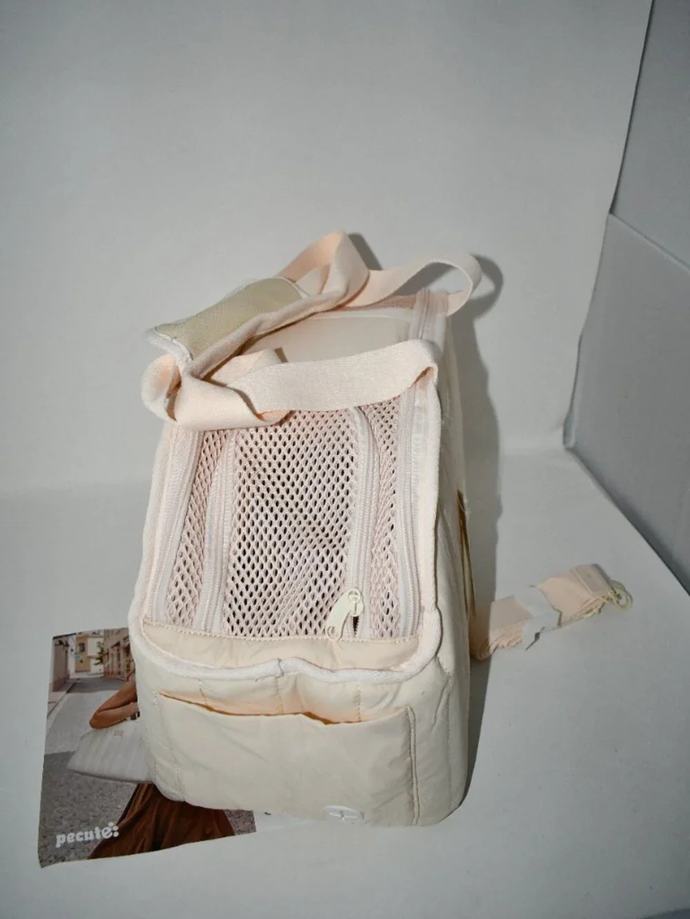 Pecute Dog Purse Carrier, Lightweight Soft-Sided Pet Carrier in Cream NWT